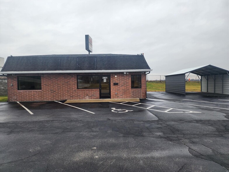 Primary Photo Of 2801 W Clay St, Saint Charles Storefront Retail Office For Lease