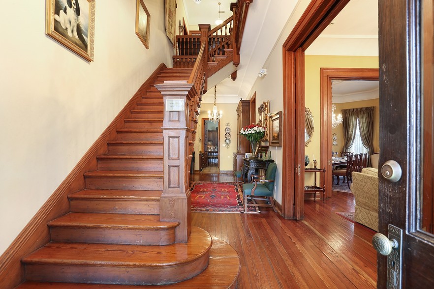More Photos Of 120 S Pierce St, New Orleans Hotel For Sale