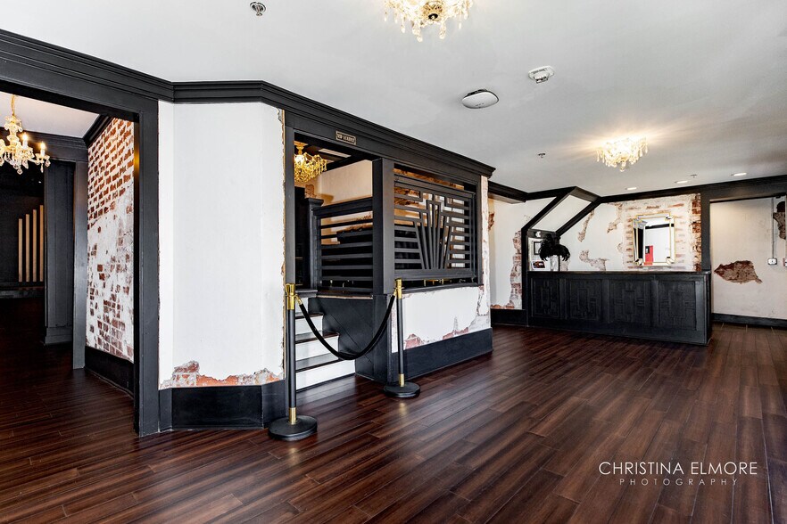 More Photos Of 806 Commerce St, Perry Storefront Retail Office For Sale