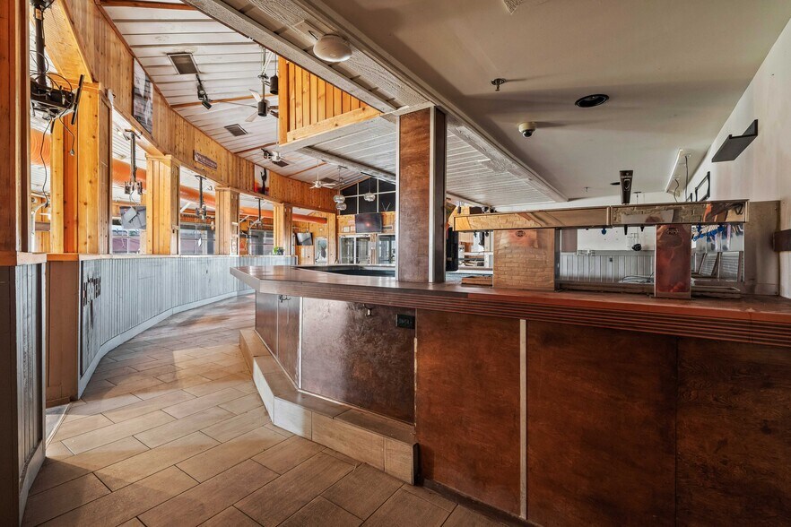 More Photos Of 4950 S Loop 289, Lubbock Restaurant For Lease