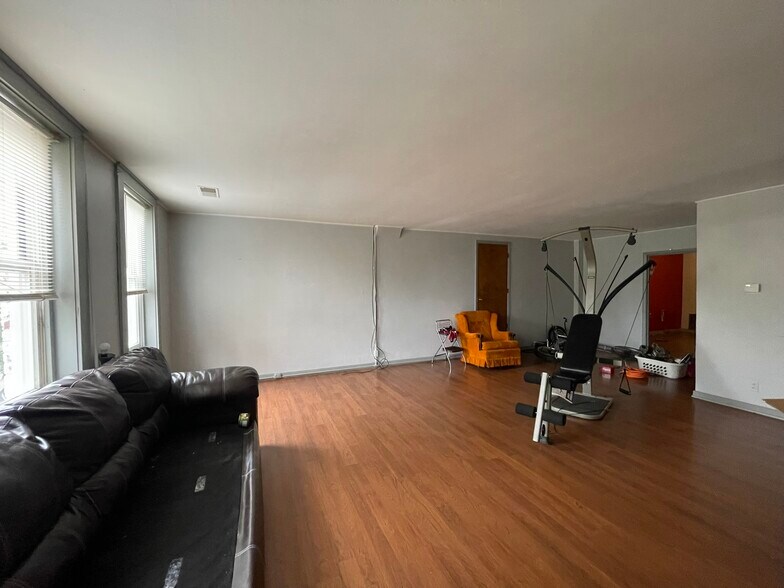 More Photos Of 248-252 N Park St, Decatur Storefront Retail Office For Sale