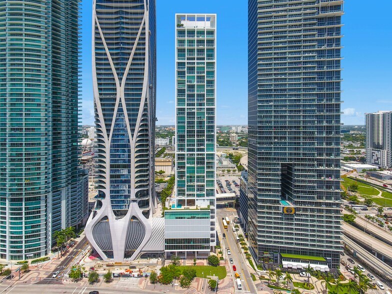 More Photos Of 1040 Biscayne Blvd, Miami Apartments For Sale