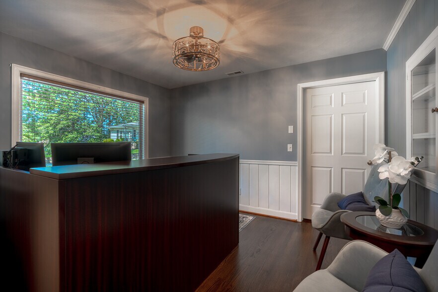 More Photos Of 3042 Brambleton Ave, Roanoke Office Residential For Sale