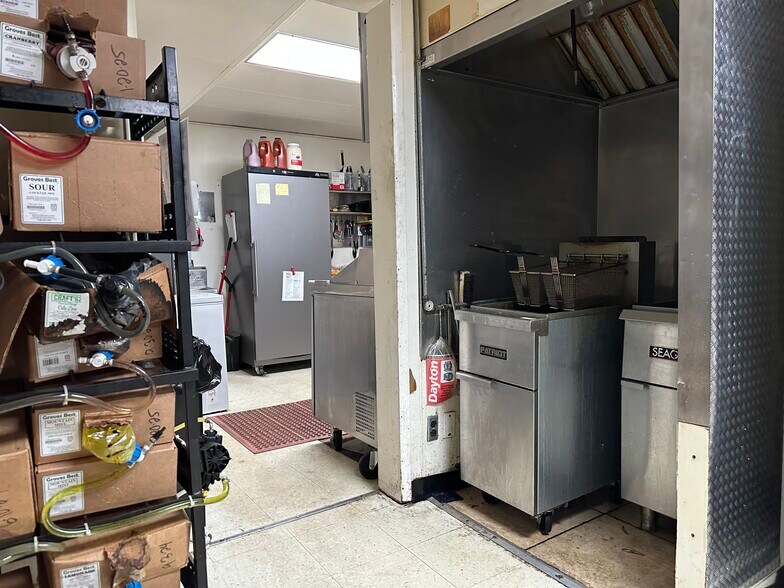 More Photos Of 7403 S Telegraph Rd, Temperance Bar For Sale