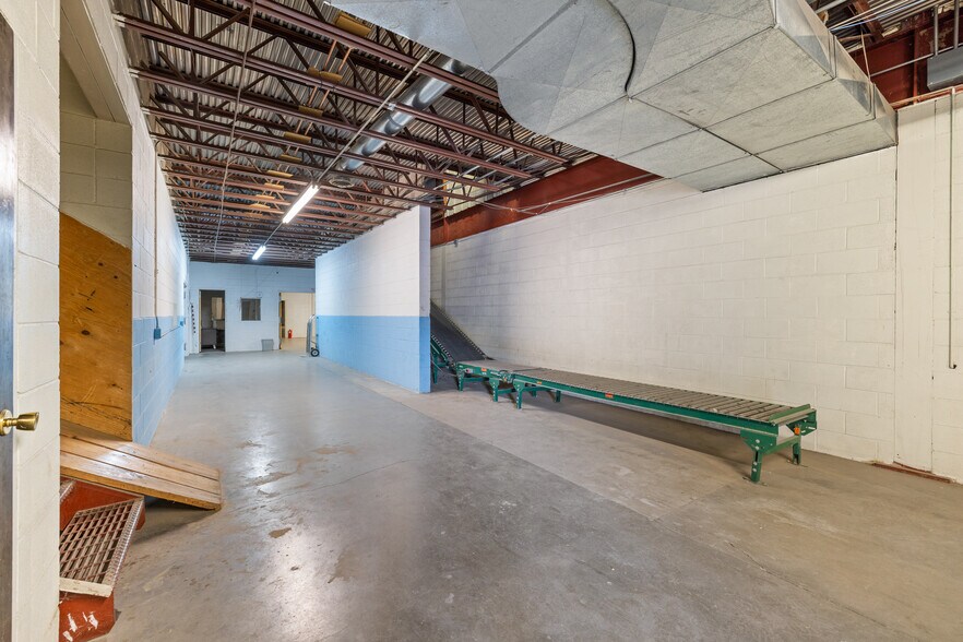 More Photos Of 888 Antler Dr, Casper Warehouse For Lease