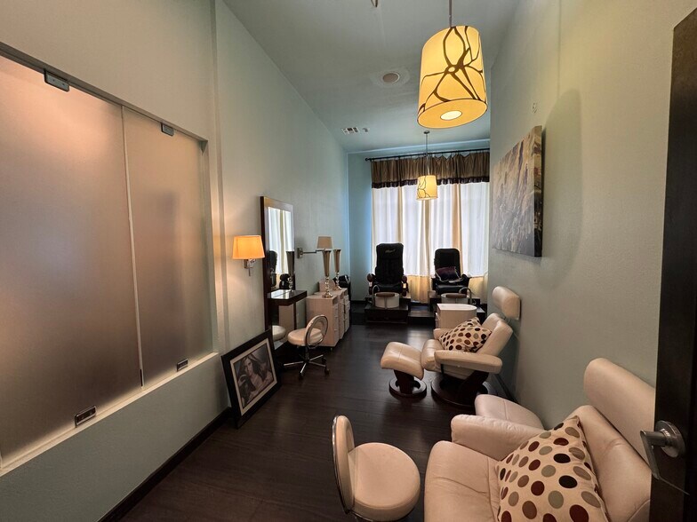 More Photos Of 2140 W Grande Blvd, Tyler Medical For Lease