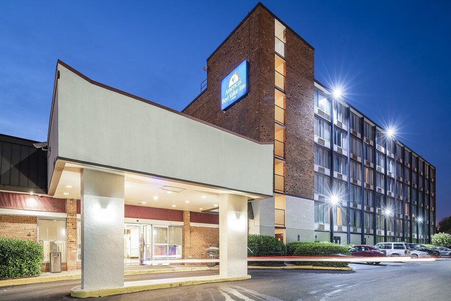 Primary Photo Of 6510 Frankford Ave, Baltimore Hotel For Sale