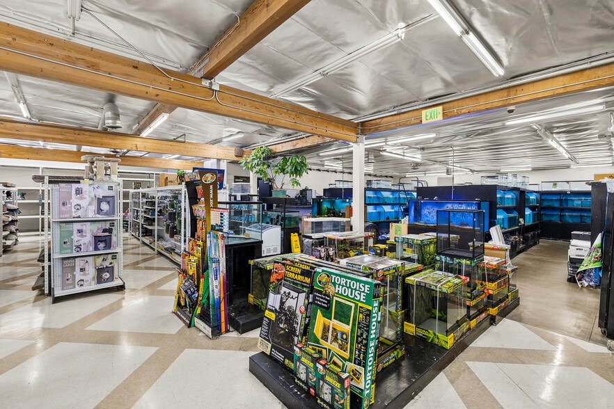 More Photos Of 9403 Las Tunas Dr, Temple City Freestanding For Sale