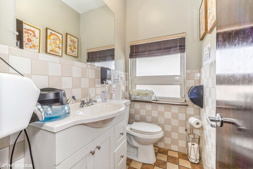 More Photos Of 3425 Dempster St, Skokie Office For Sale