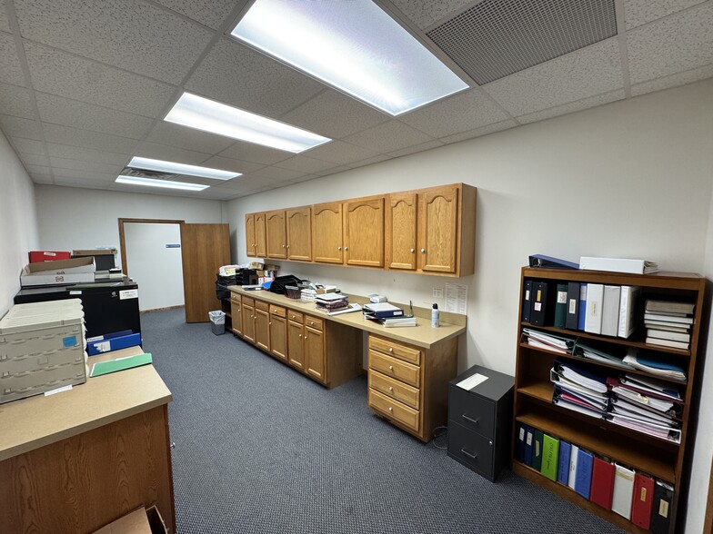 More Photos Of 1985 Eagle Pass, Wooster Office Residential For Sale