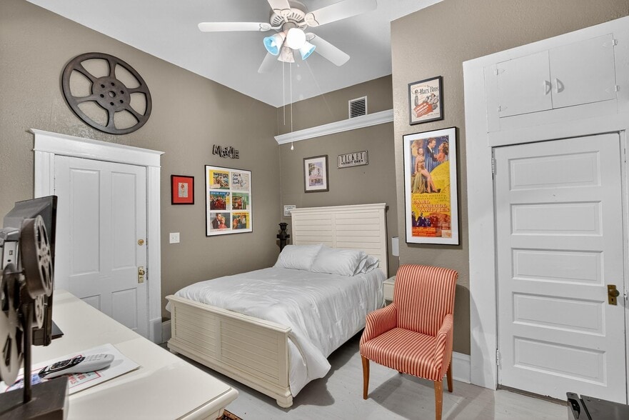 More Photos Of 805 N Wheeler St, Plant City Hospitality For Sale