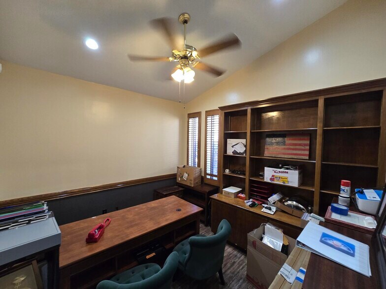 More Photos Of 1201 E Schuster Ave, El Paso Medical For Sale