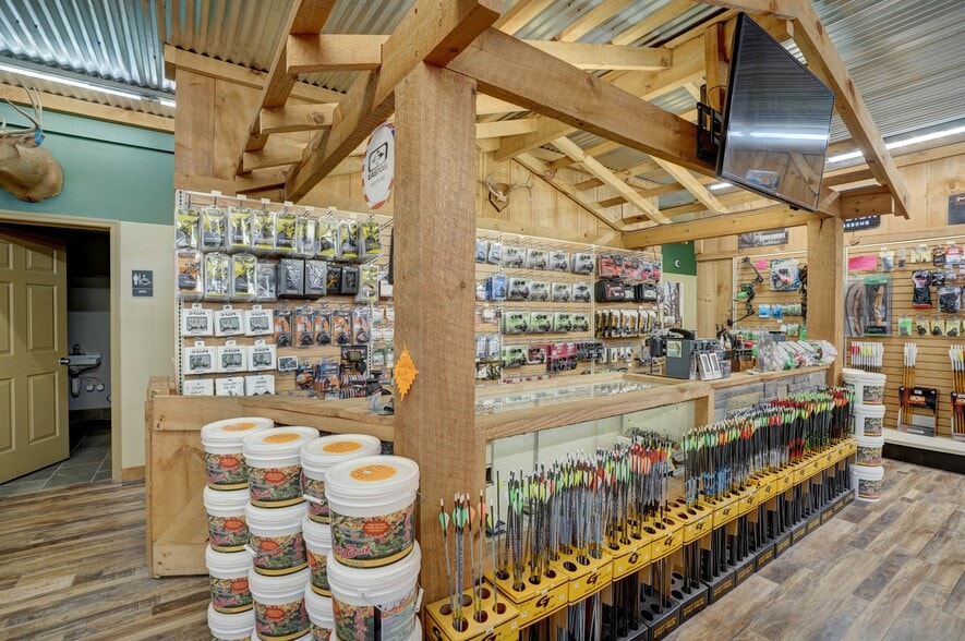 More Photos Of 7281 S State Rd, Goodrich Freestanding For Sale