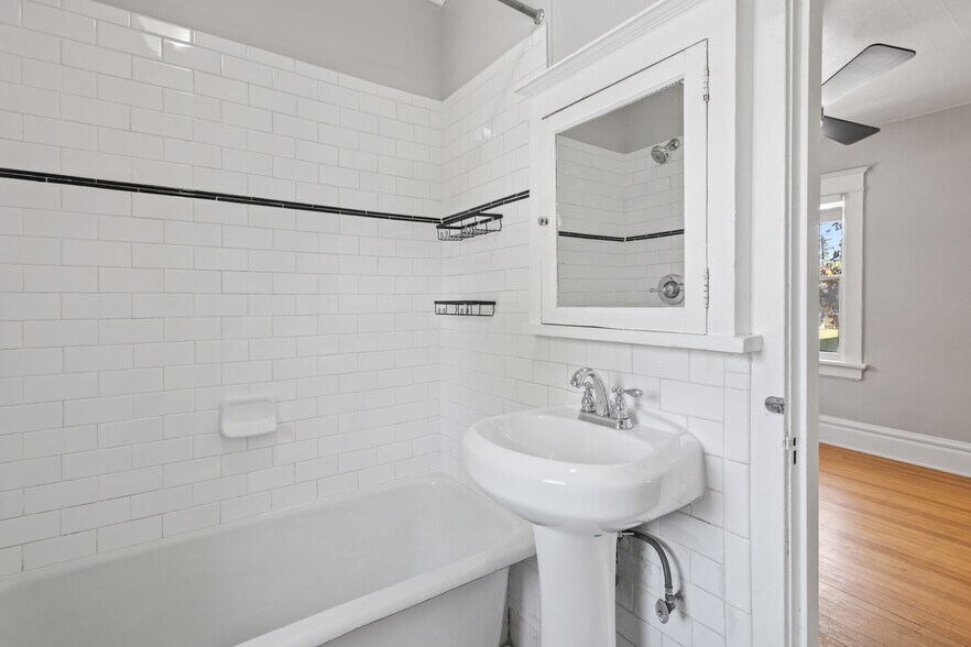 More Photos Of 1400 Detroit St, Denver Apartments For Sale