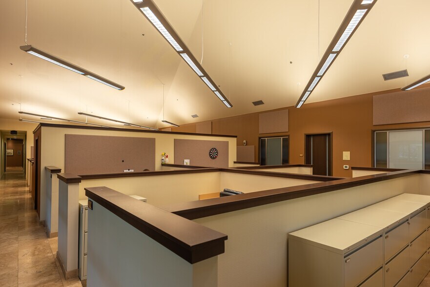 More Photos Of 955 Grier Dr, Las Vegas Light Distribution For Lease
