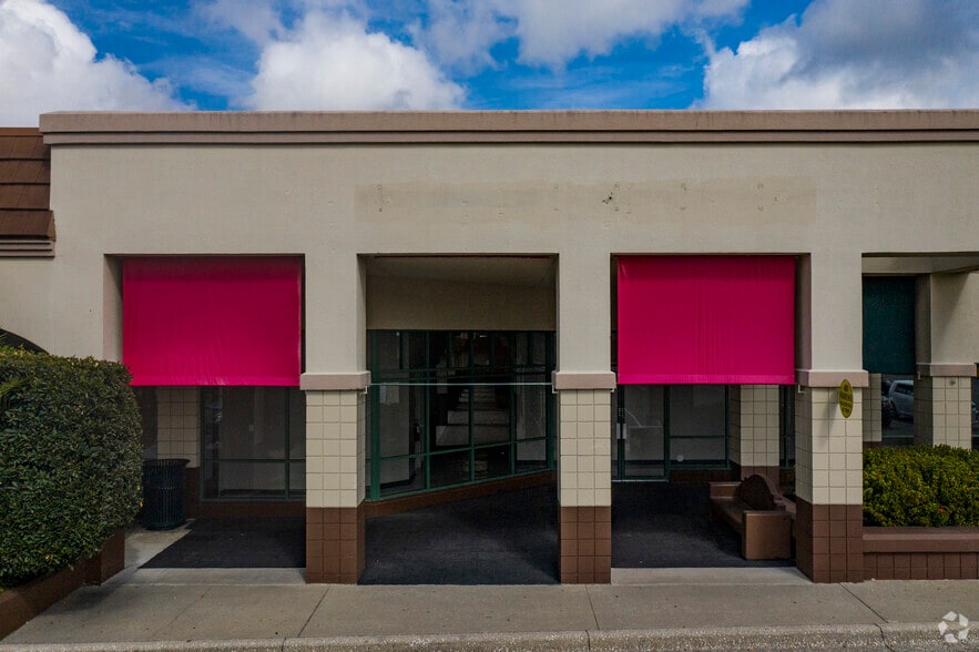 More Photos Of 8411-8419 N Dale Mabry Hwy, Tampa Unknown For Lease