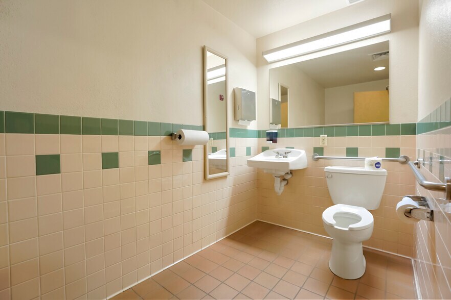 More Photos Of 1115 Broadway, Denver Office For Sale