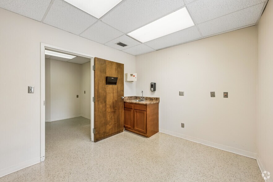More Photos Of 644 2nd St, Alabaster Medical For Lease