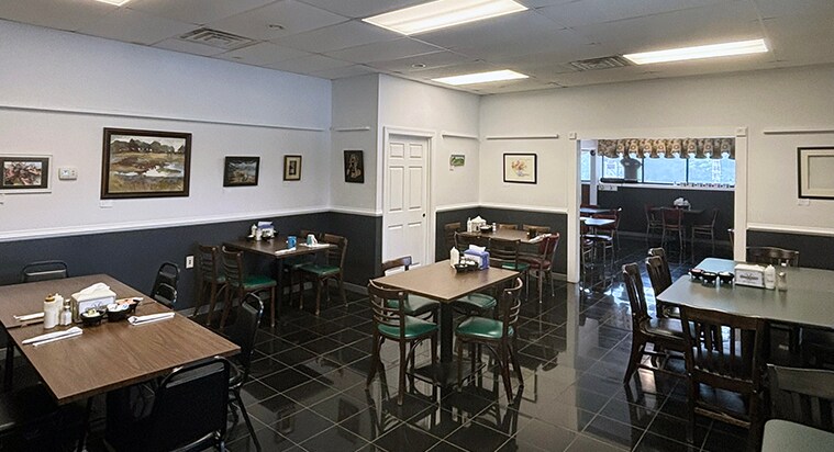 More Photos Of 522 N Main St, Farmville Restaurant For Sale