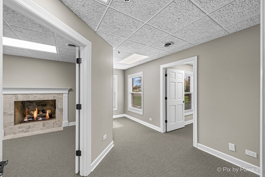More Photos Of 1060 E Lake St, Hanover Park Office For Sale