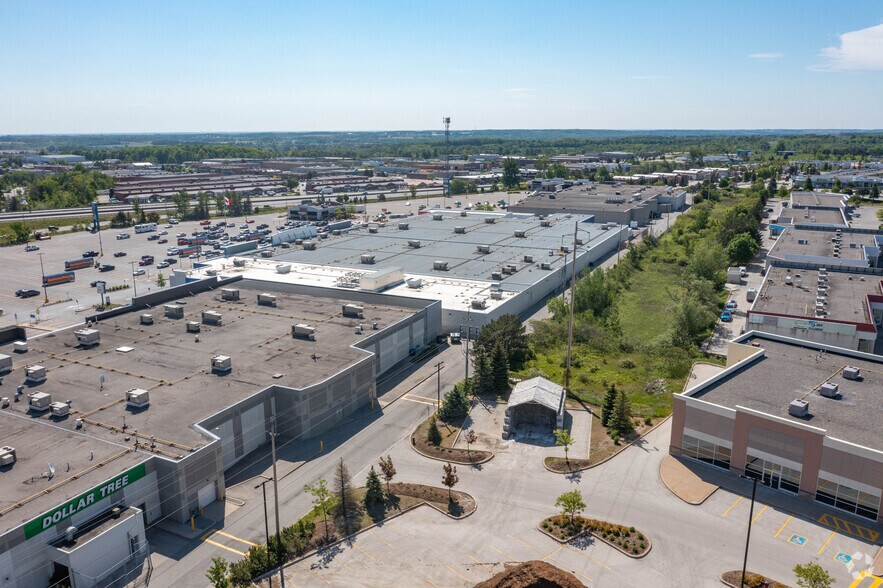 More Photos Of 35 Mapleview Dr W, Barrie Unknown For Lease