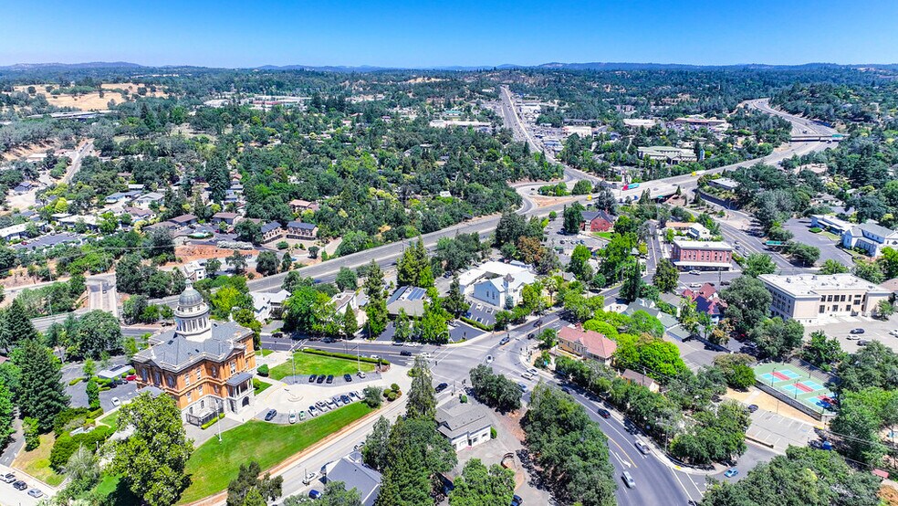 More Photos Of 1407-1409 Lincoln Way, Auburn Office For Sale