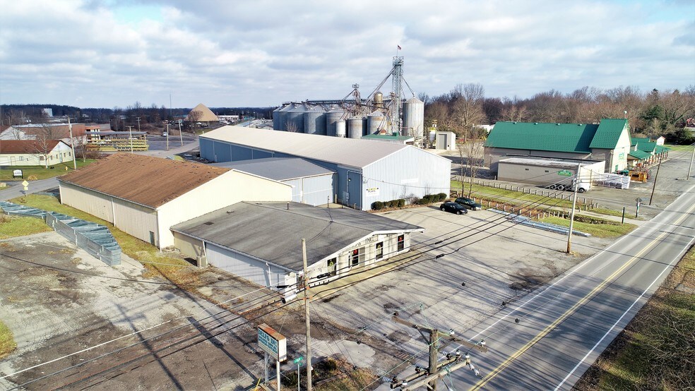 More Photos Of 410 Lisbon St, Canfield Warehouse For Lease