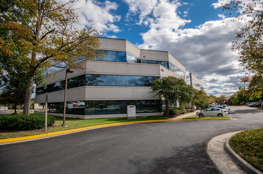 More Photos Of 4100 Lafayette Center Dr, Chantilly Industrial For Sale