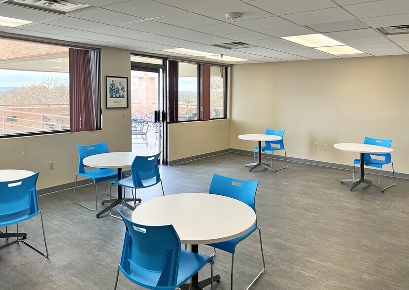 More Photos Of 10501 Montgomery Blvd NE, Albuquerque Office For Lease