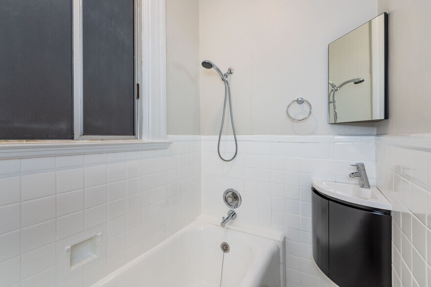 More Photos Of 407-411 Greenwich St, San Francisco Apartments For Sale