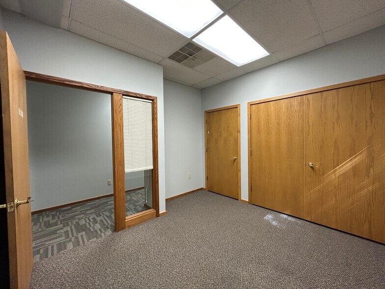 More Photos Of 1820 Post Rd, Plover Storefront Retail Office For Lease