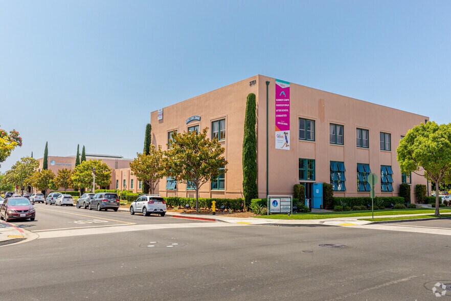 More Photos Of 2820 Historic Decatur Rd, San Diego Unknown For Lease