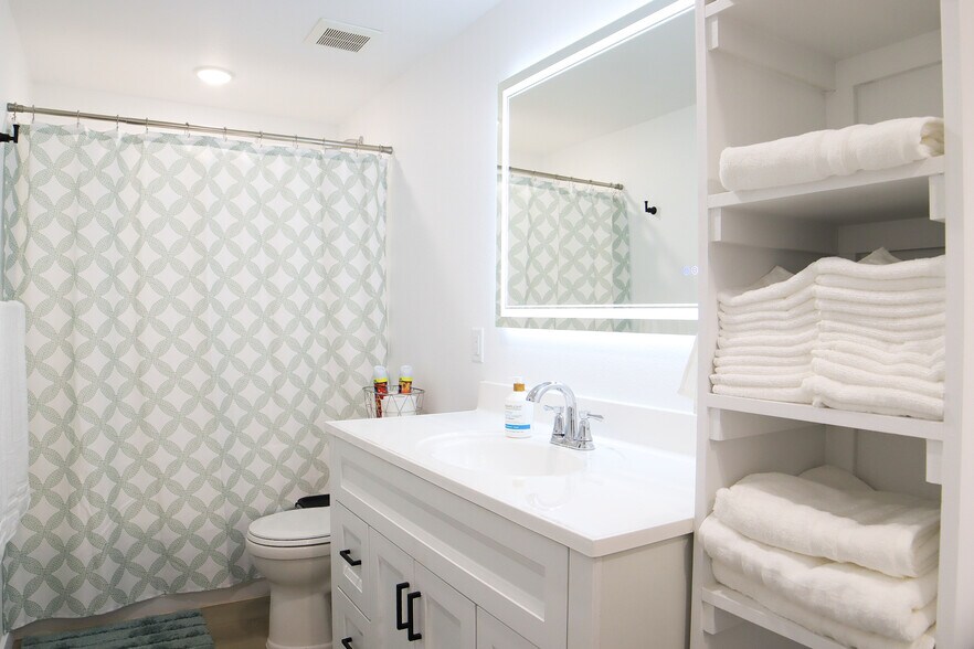 More Photos Of 2371 Dewitt Dr, North Pole Warehouse For Sale