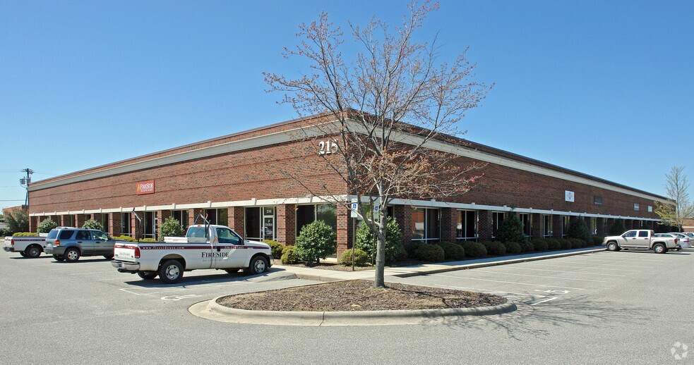 More Photos Of 215 Industrial Ave, Greensboro Warehouse For Lease