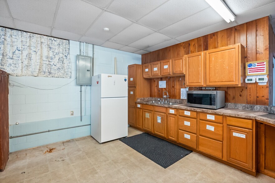 More Photos Of 855 W Desoto St, Clermont Specialty For Lease