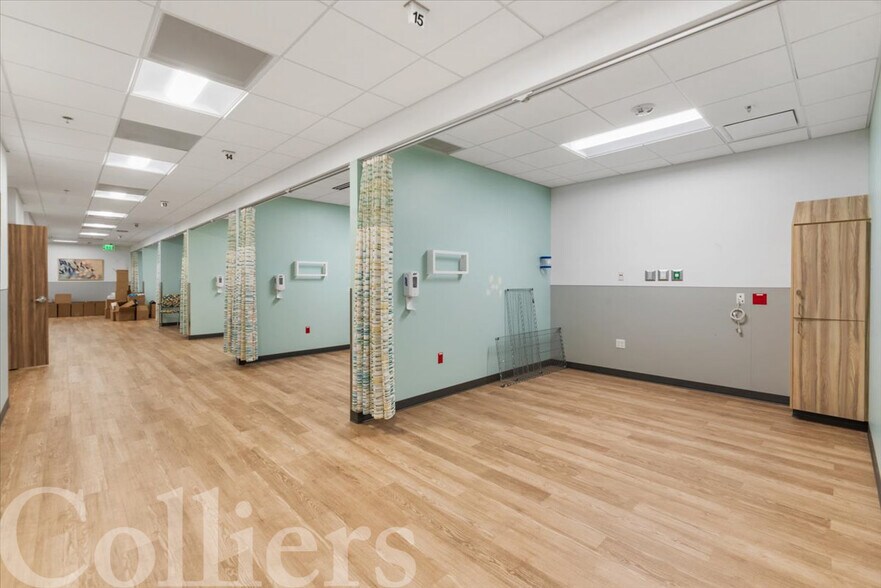 More Photos Of 875 S Vanguard Way, Meridian Medical For Lease
