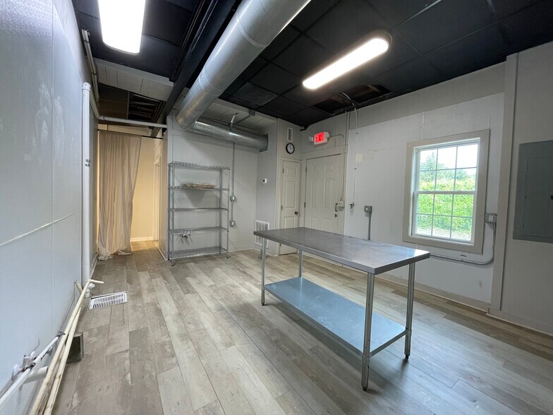 More Photos Of 15 E 2nd St, West Jefferson Storefront Retail Office For Sale