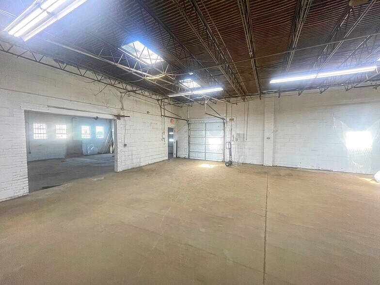 More Photos Of 4821 Frolich Ln, Hyattsville Warehouse For Lease