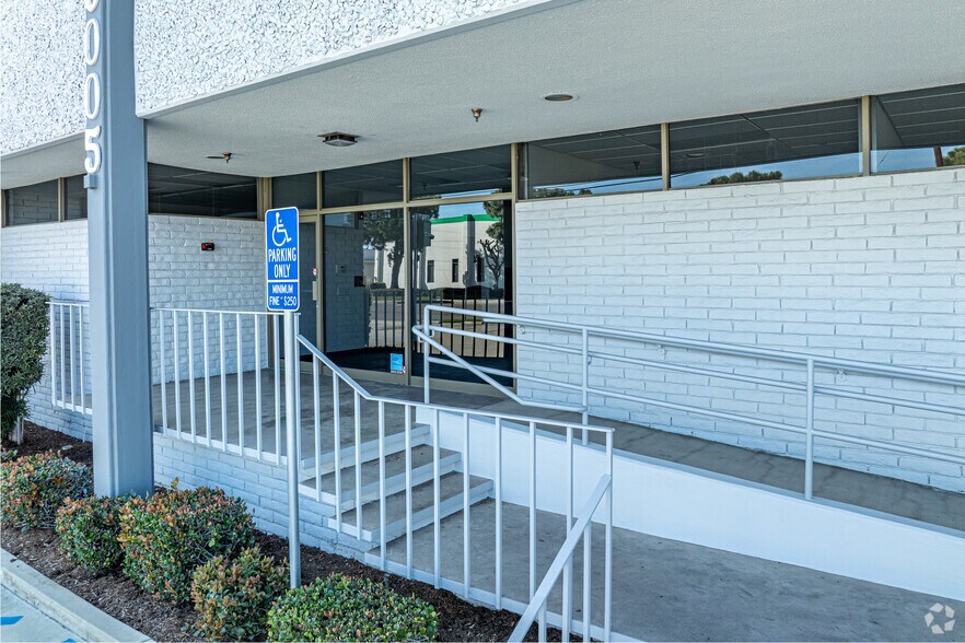 More Photos Of 15005 Marquardt Ave, Santa Fe Springs Manufacturing For Lease