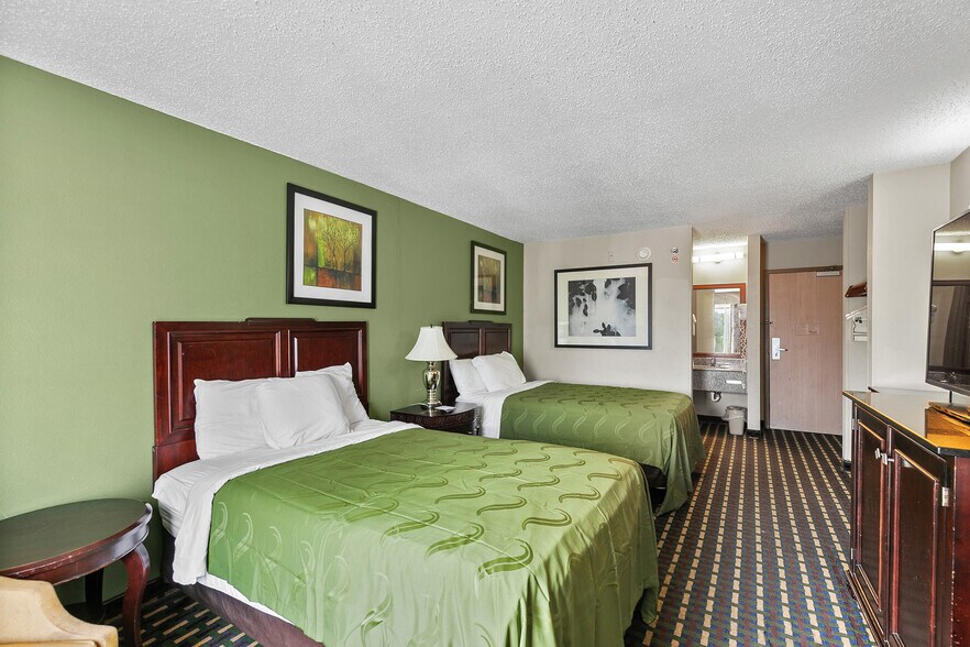 More Photos Of 155 Vulcan Rd, Birmingham Hotel For Sale