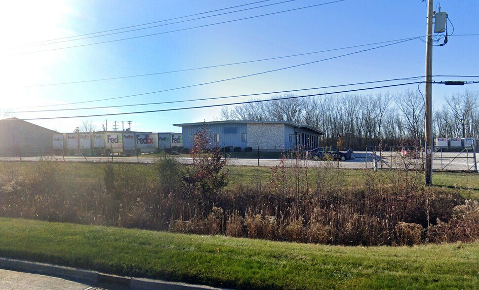 More Photos Of 5559 S Pennsylvania Ave, Cudahy Truck Terminal For Sale