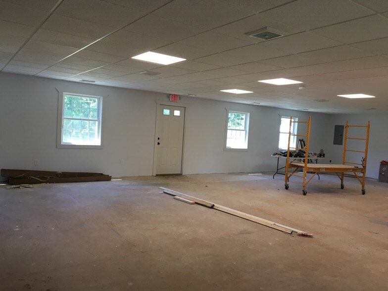 More Photos Of 1216 Portland Rd, Arundel Medical For Sale