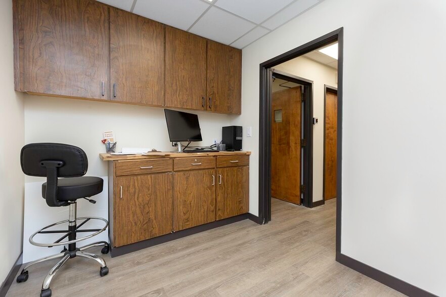 More Photos Of 69 Pondfield Rd, Bronxville Office For Sale