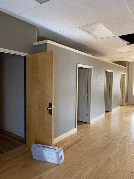 More Photos Of 162-164 Sutton St, North Andover Storefront For Sale