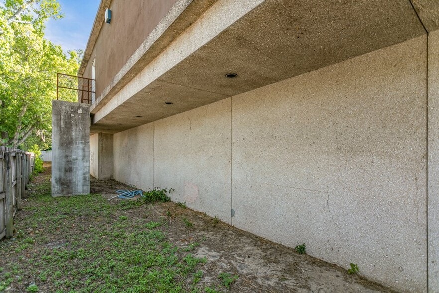 More Photos Of 6701 Beach Blvd, Jacksonville Freestanding For Lease