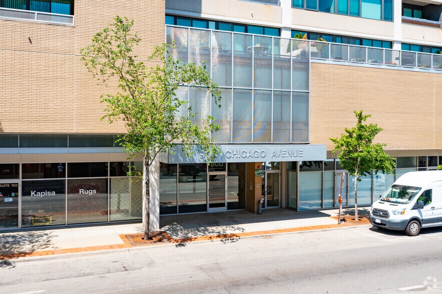 More Photos Of 900-910 Chicago Ave, Evanston Apartments For Lease