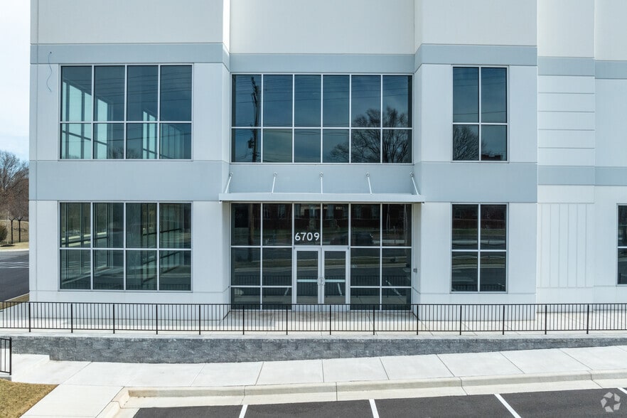 More Photos Of 6709 Pulaski Hwy, Rosedale Distribution For Lease