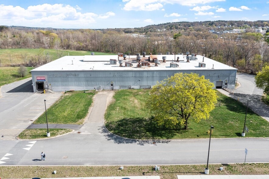 More Photos Of 139 Intervale Rd, Fitchburg Manufacturing For Sale