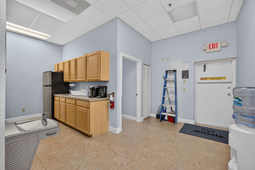 More Photos Of 2151 S Alternate A1A Hwy, Jupiter Medical For Sale