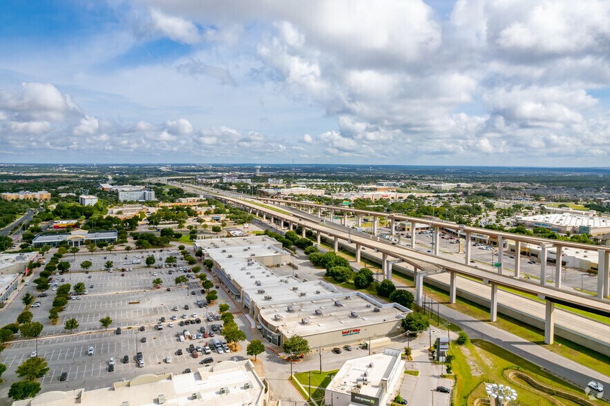More Photos Of 11066 Pecan Park Blvd, Cedar Park Unknown For Lease